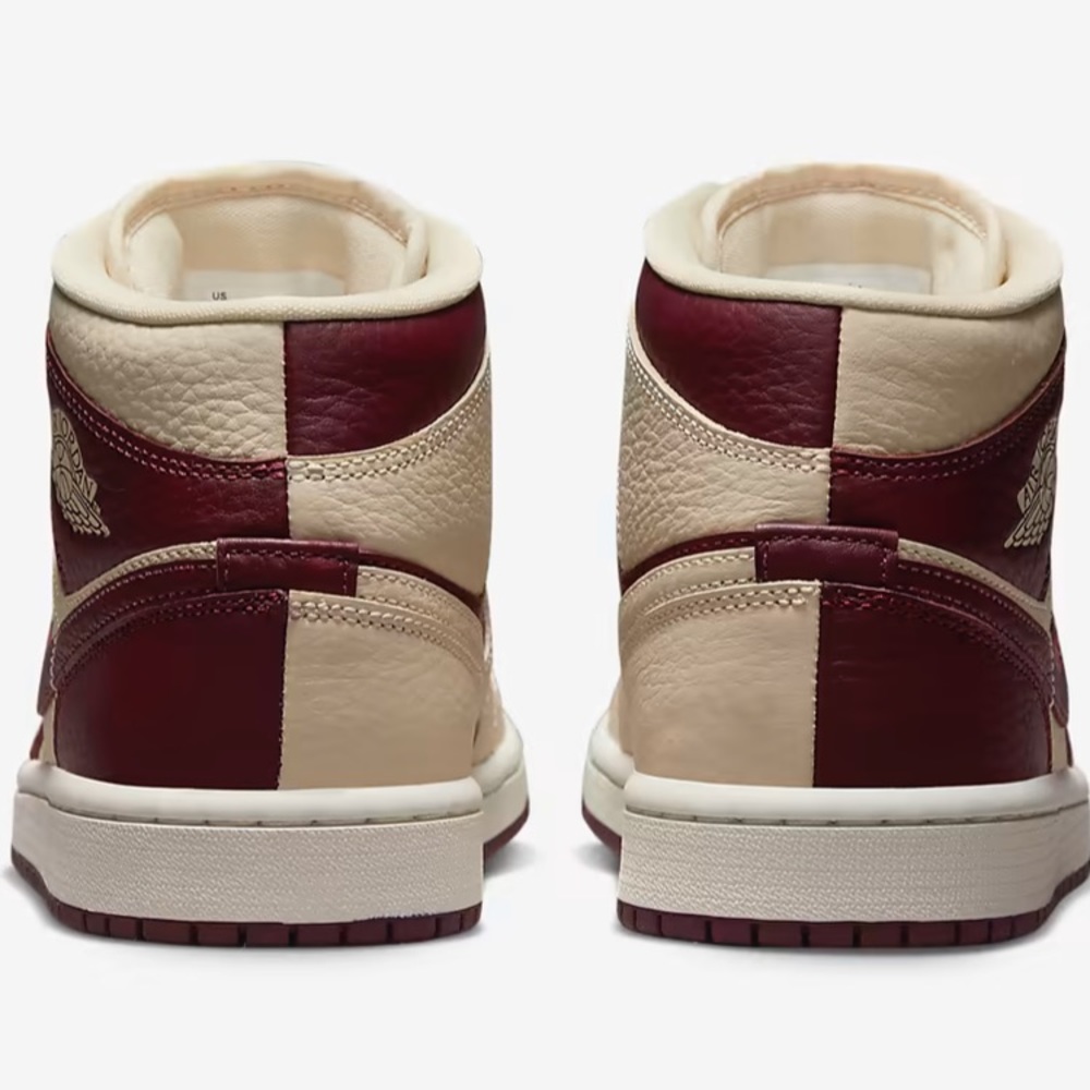 NEW Women’s Air Jordan 1 Mid SE
Shoes - Picture 6 of 17